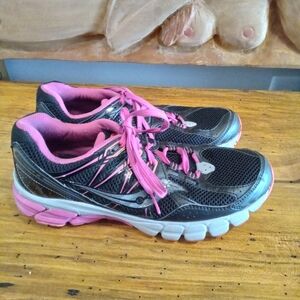 Saucony Lancer Size 8 Women's Gray and Pink Running Shoes